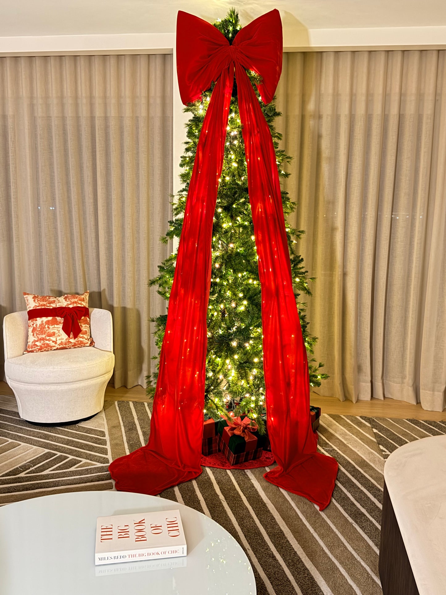 Christmas tree big bow large