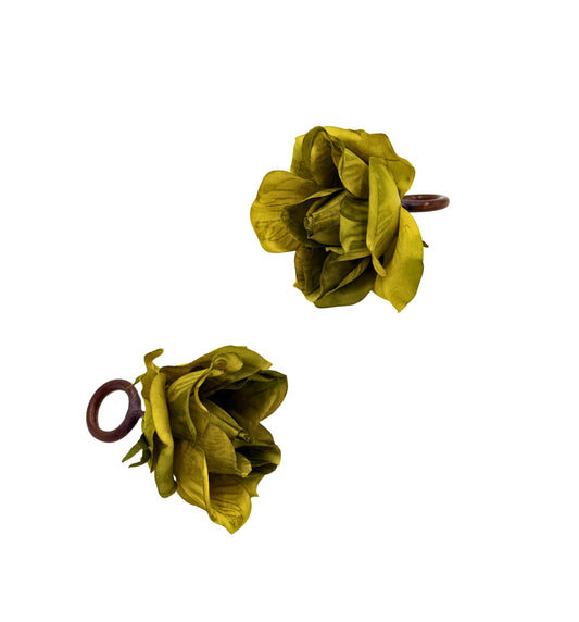 Green rose napkin ring