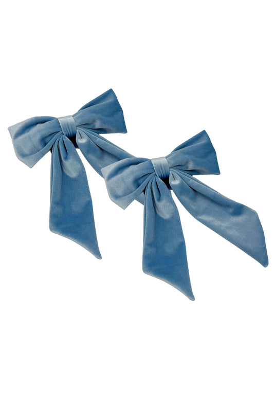Baby blue bow napkin ring.