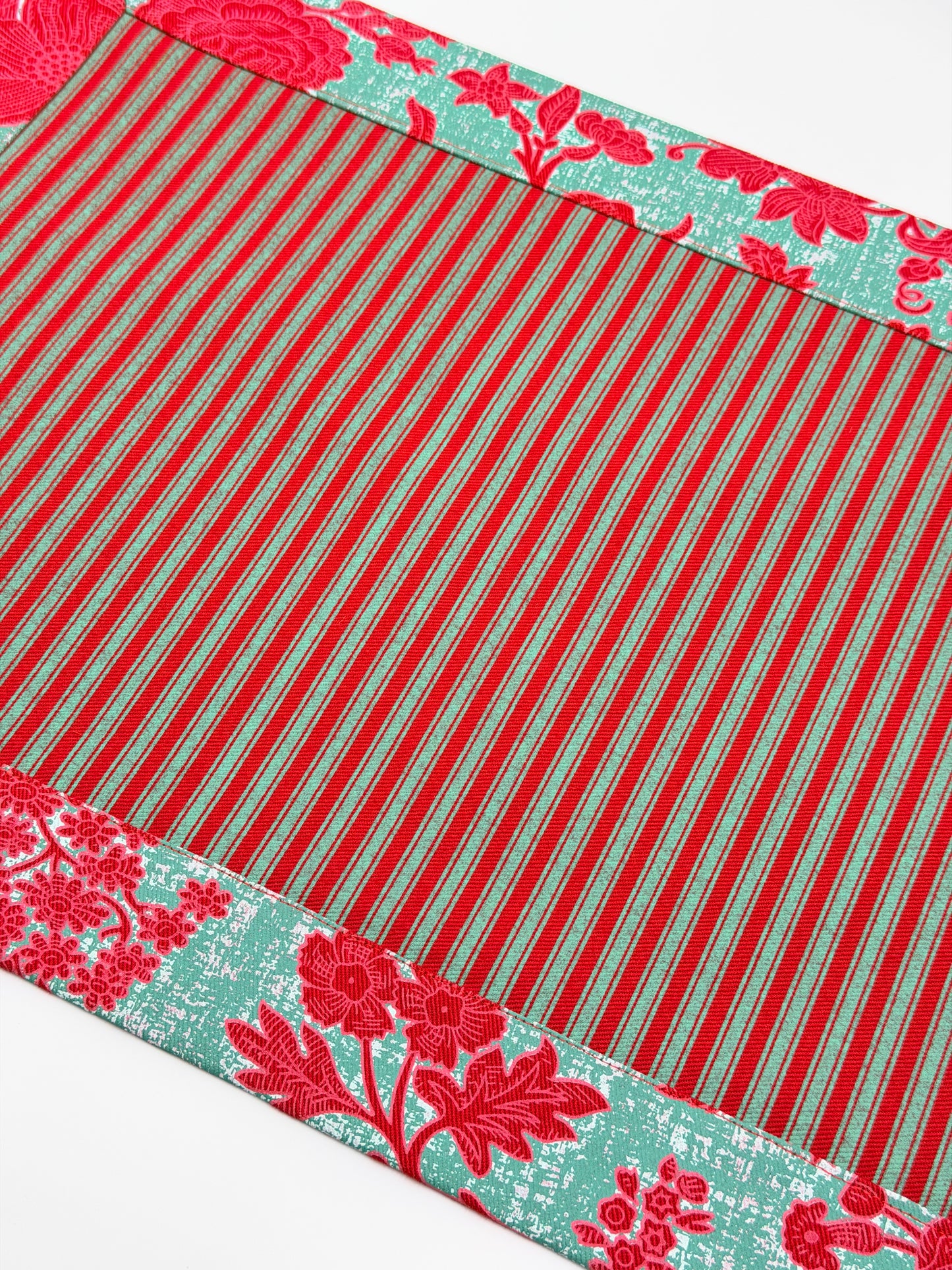 The christmas village classic placemat