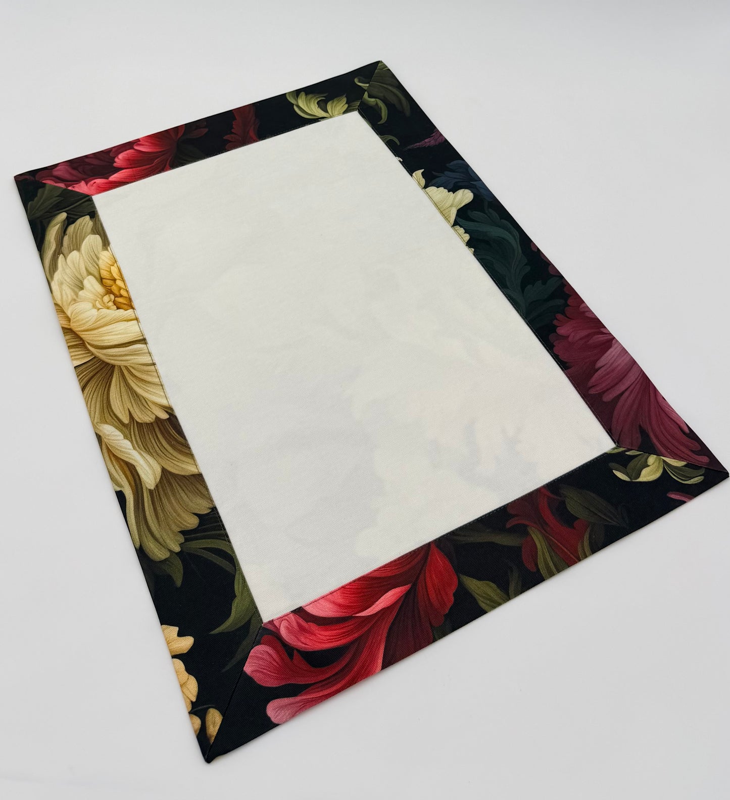 Midnight flowers placemats